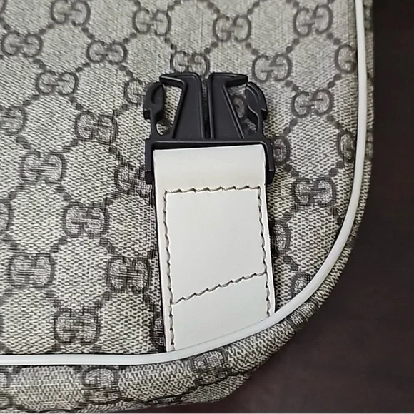 Gucci Plus Monogram Double Buckle Flap Messenger and laptop Bag. Top quality - Picture 11 of 15